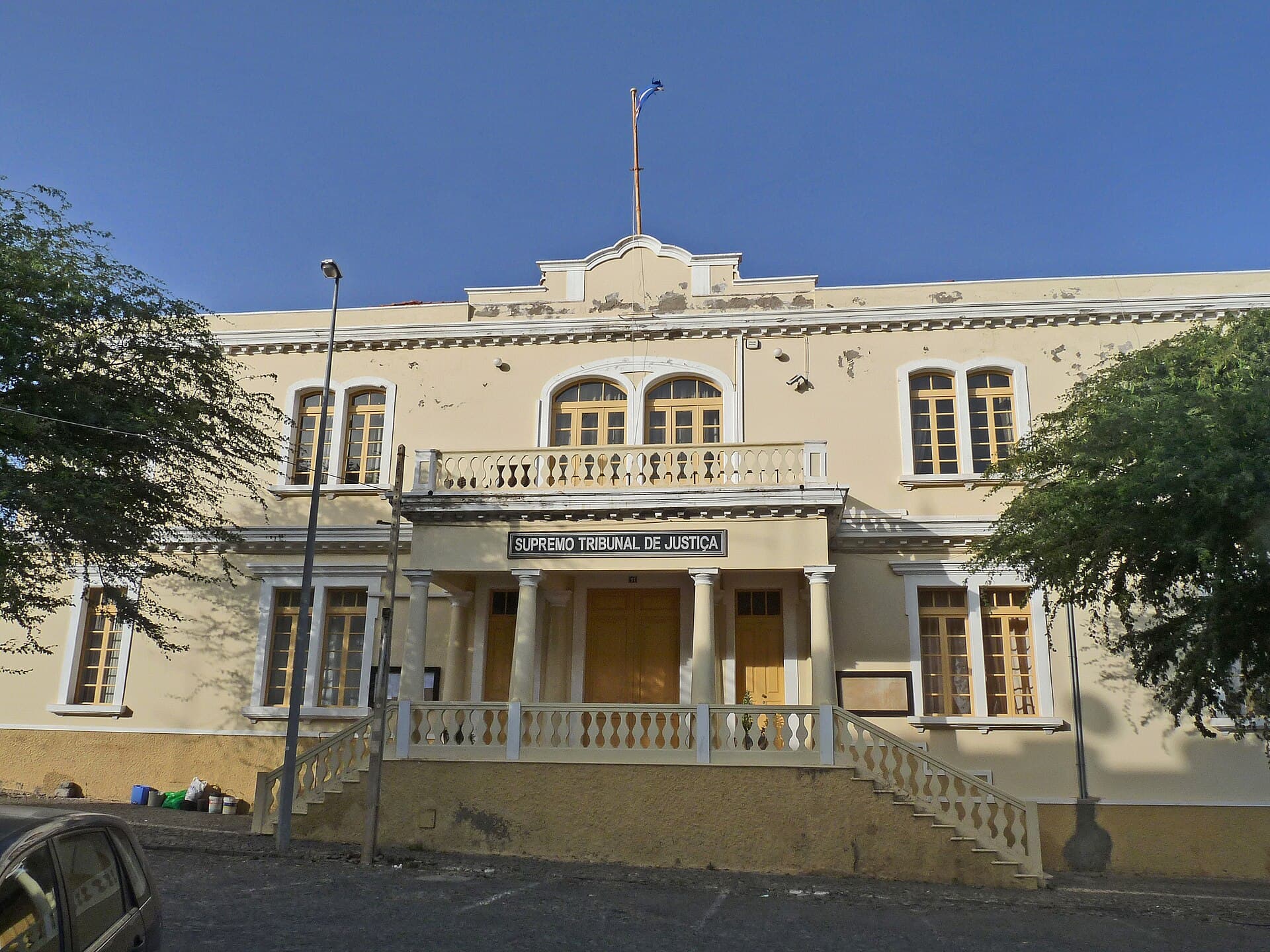 Fachada do Supremo Tribunal de Justiça, Praia